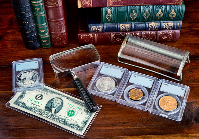 A collection of coins and bank note